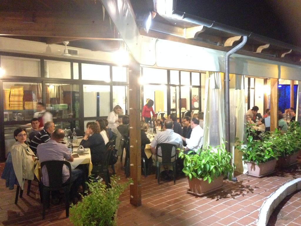 Riva Dei Greci Camping Village Metaponto Bagian luar foto